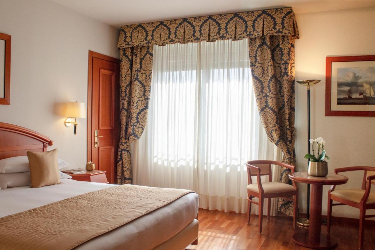 Starhotels Vespucci Кампи Бизенцио Екстериор снимка