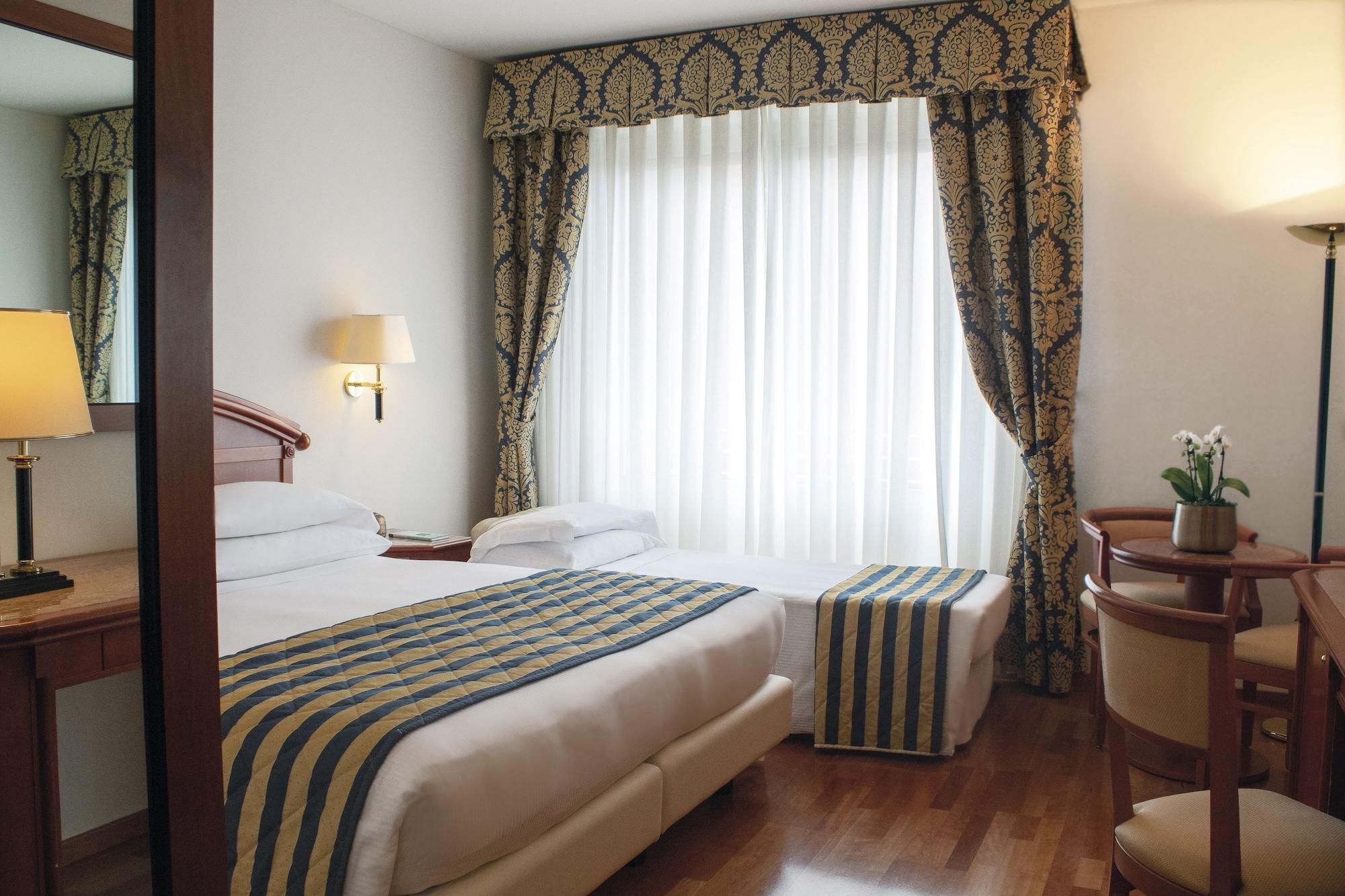 Starhotels Vespucci Кампи Бизенцио Екстериор снимка