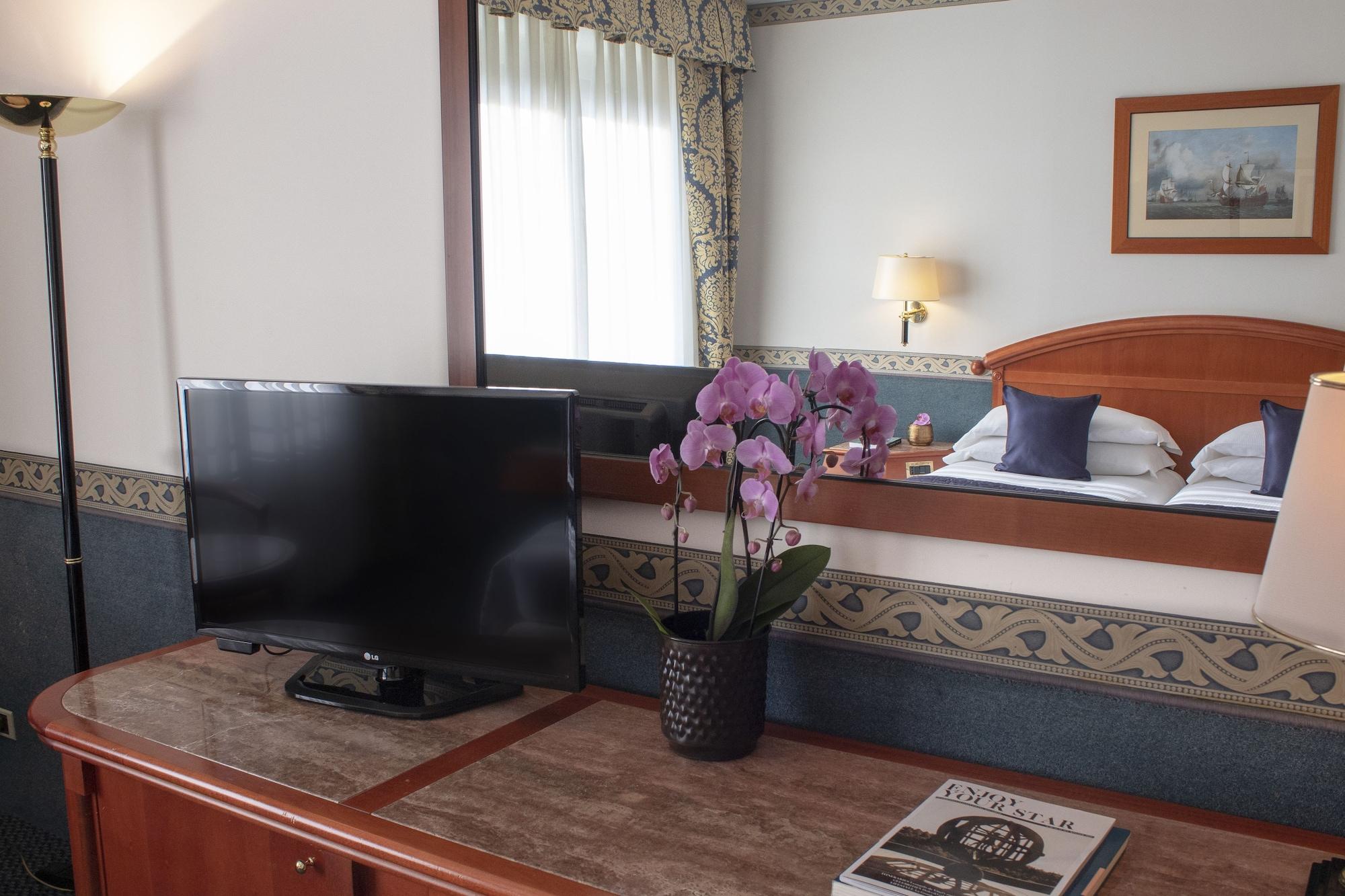 Starhotels Vespucci Кампи Бизенцио Екстериор снимка