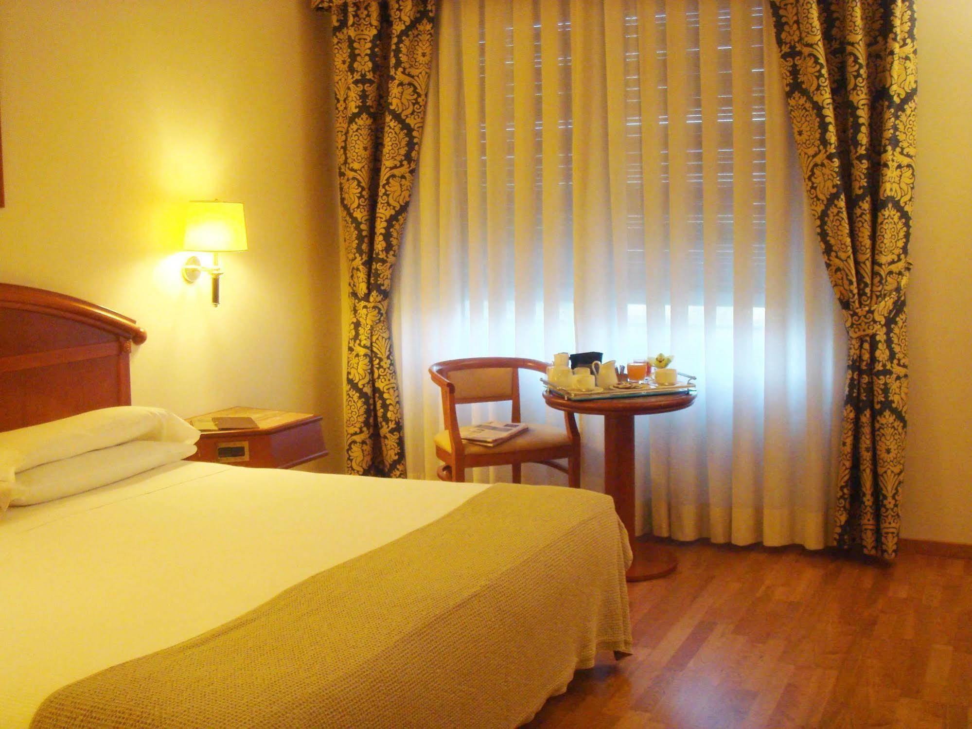 Starhotels Vespucci Кампи Бизенцио Екстериор снимка